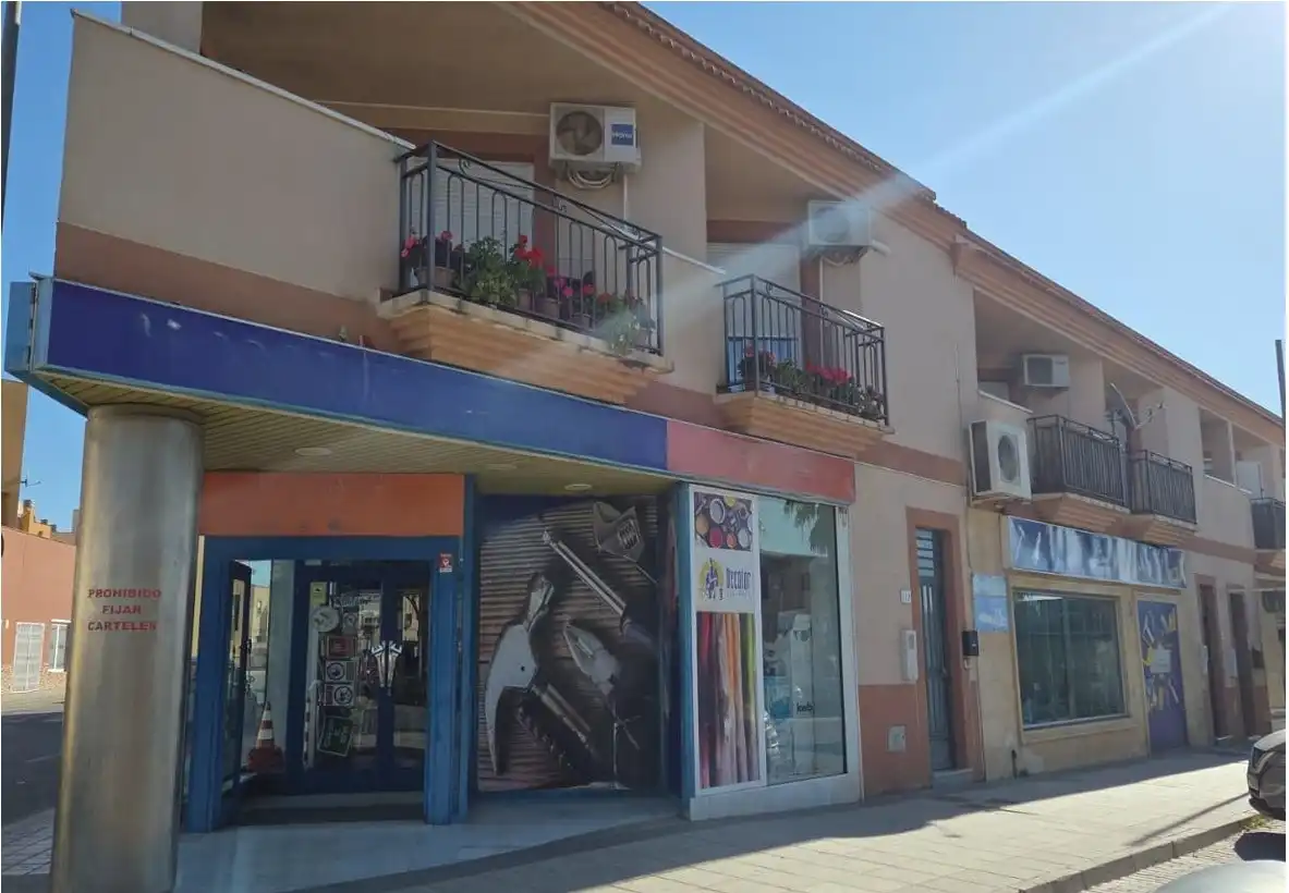 Local comercial en venda a San Isidro - Campohermoso