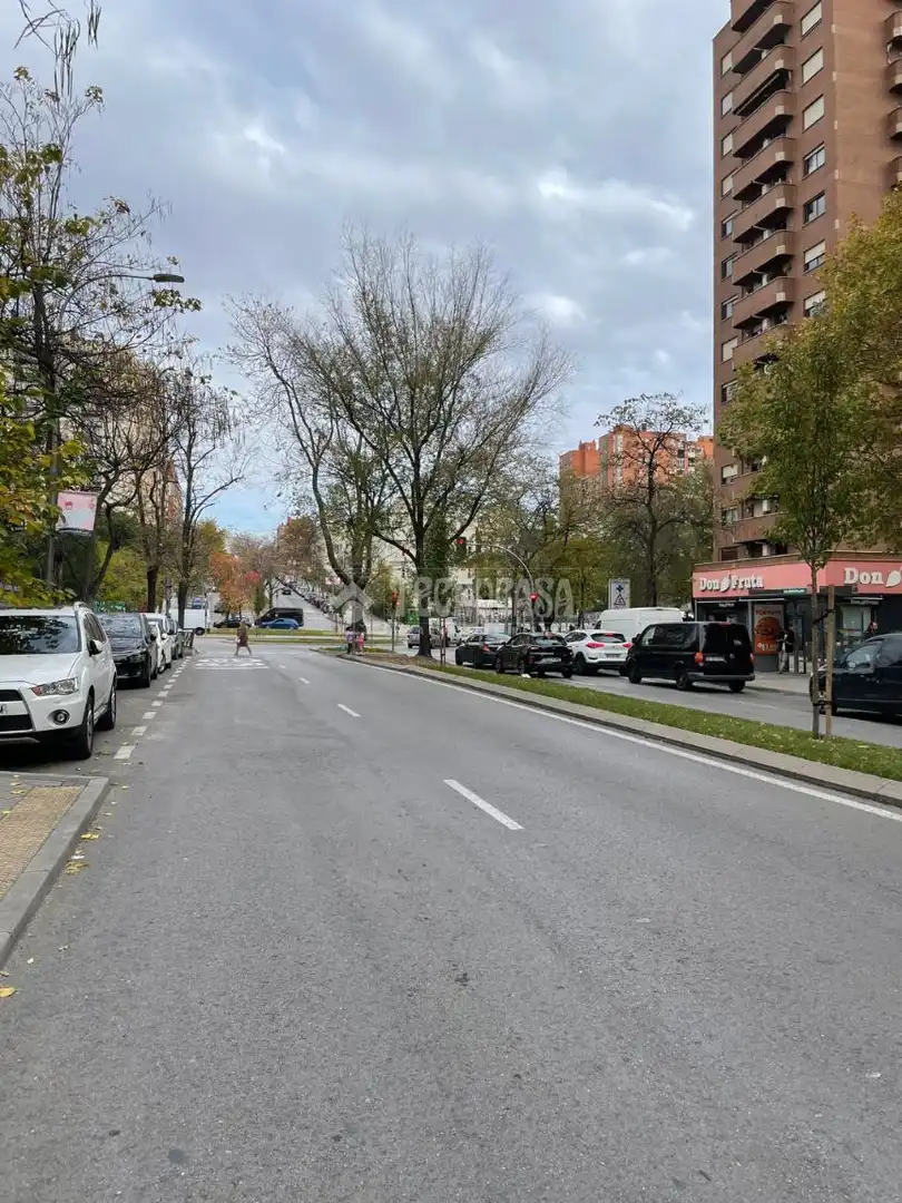 Vista exterior de Piso en venta en Madrid