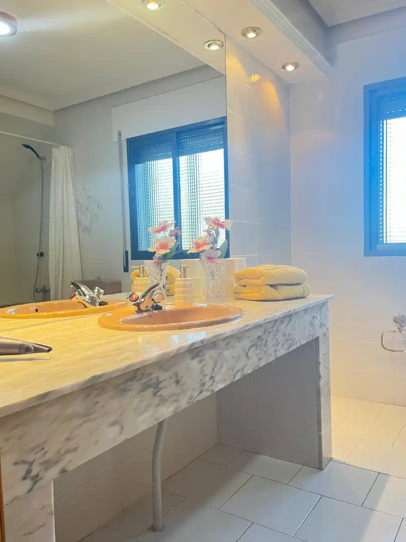 Baño de Casa o chalet de alquiler en Becerril de la Sierra con Aire acondicionado, Calefacción y Jardín privado