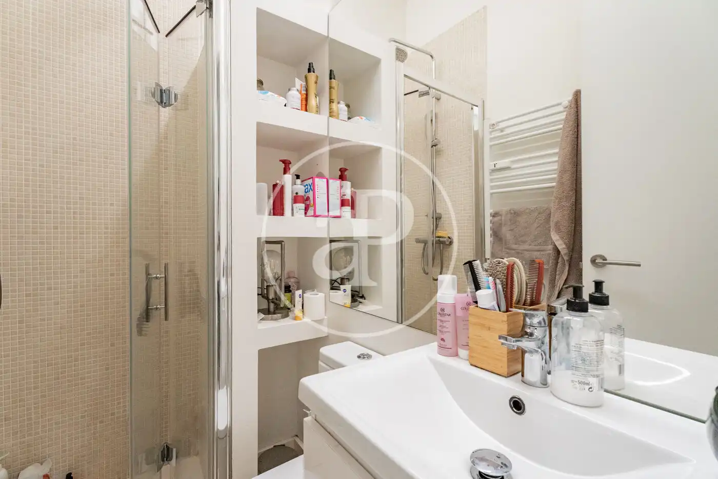 Baño de Piso en venta en Madrid con Calefacción y Trastero