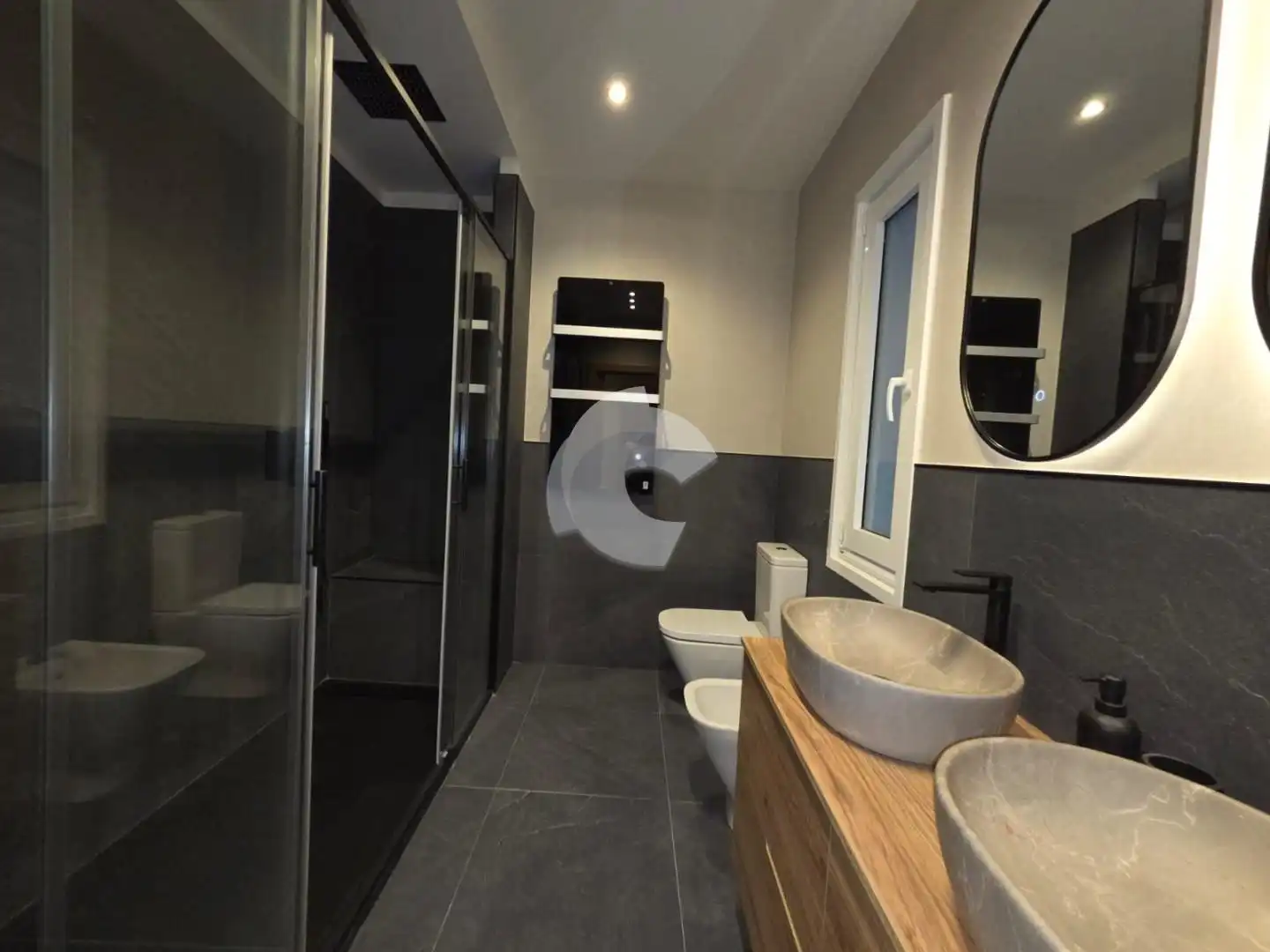 Badezimmer von Wohnung zum Verkauf in Vigo  mit Heizung und Möbliert