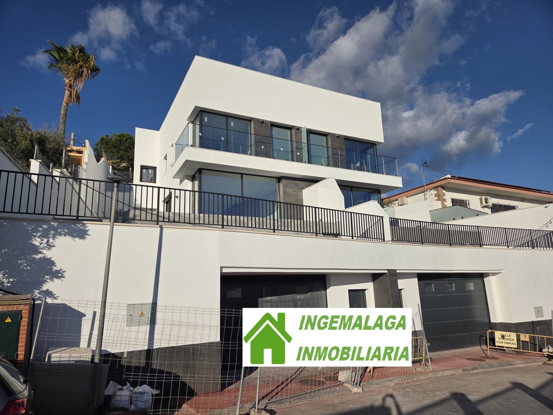 Vista exterior de Casa o xalet en venda en Málaga Capital amb Aire condicionat, Terrassa i Piscina