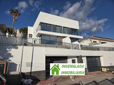 Xalet amb balcó en venda a Calle Bartolomé de las Casas