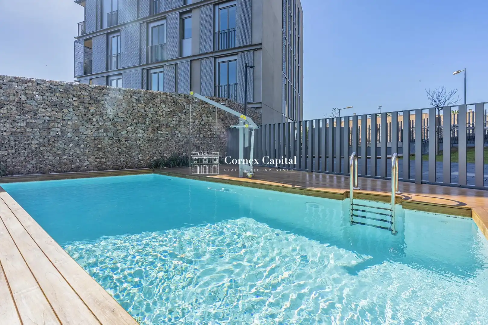 Swimming pool of Flat for sale in Barcelona  with Air Conditioner, Heating and Private garden