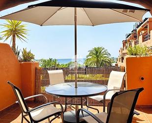 Terrassa de Apartament de lloguer en Estepona amb Aire condicionat, Jardí privat i Terrassa