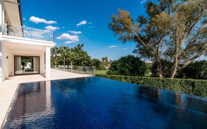 Schwimmbecken von Haus oder Chalet zum verkauf in Marbella mit Klimaanlage, Terrasse und Schwimmbad