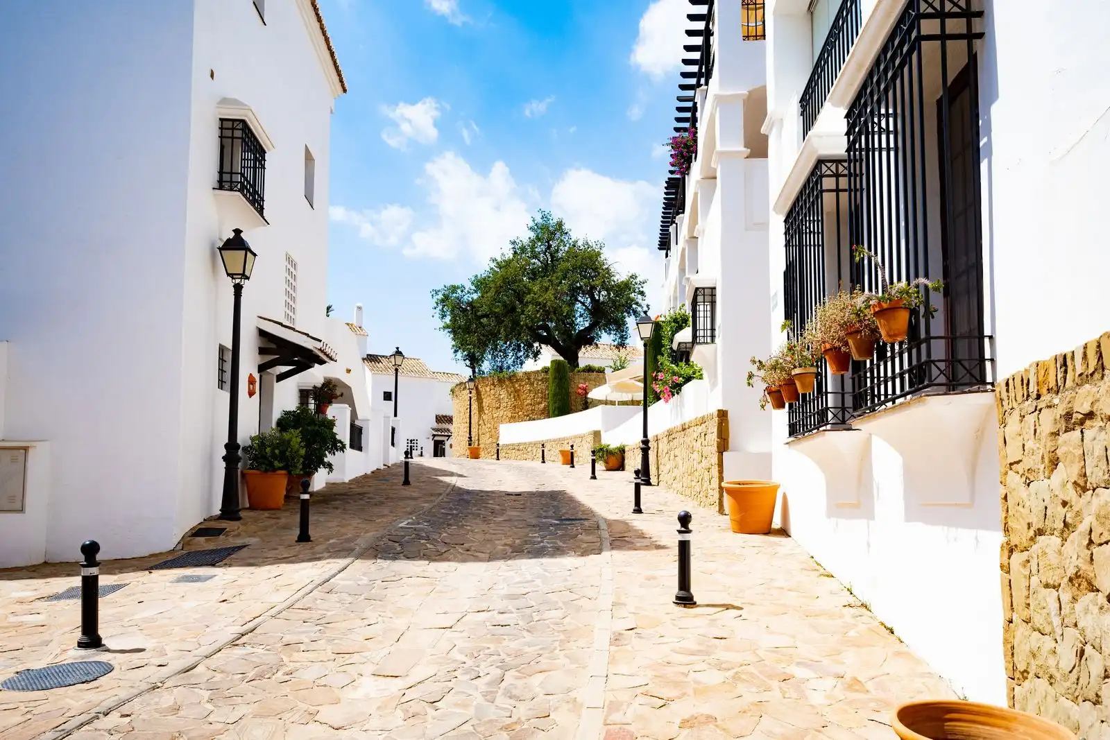 Vista exterior de Ático en venta en Marbella con Aire acondicionado, Internet y Piscina comunitaria