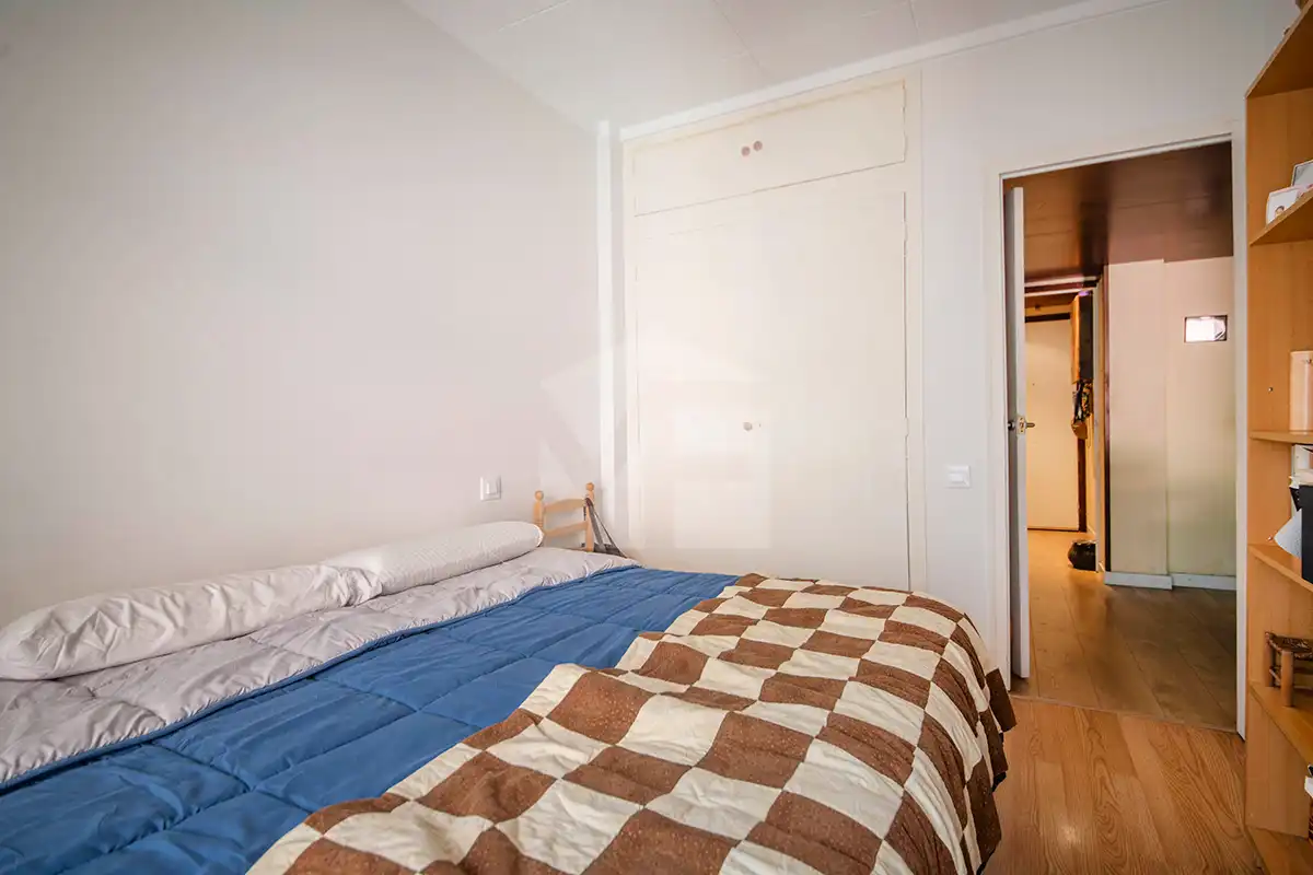 Bedroom of Flat for sale in Barcelona  with Air Conditioner