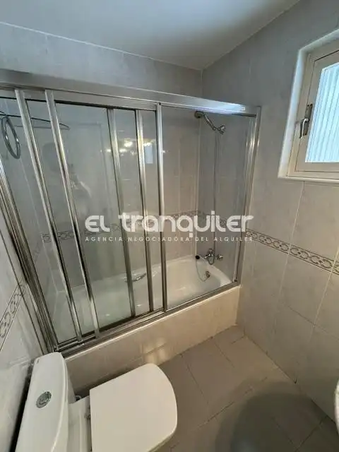 Bany de Àtic de lloguer en Madrid amb Aire condicionat, Parquet i Terrassa