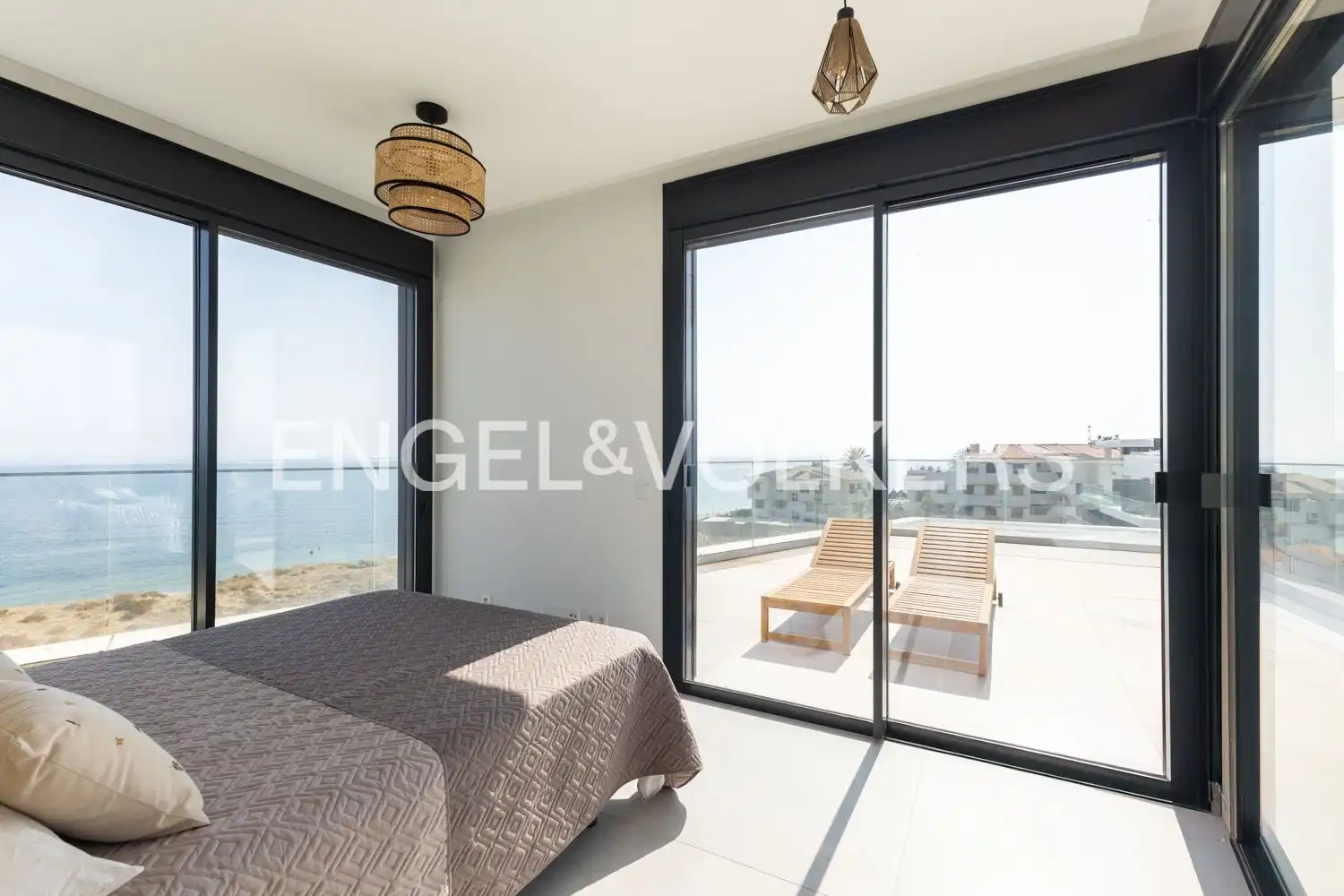 Terraza de Ático en venta en Dénia con Aire acondicionado, Calefacción y Jardín privado