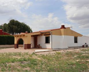 Vista exterior de Casa o xalet en venda en Tobarra amb Calefacció i Jardí privat