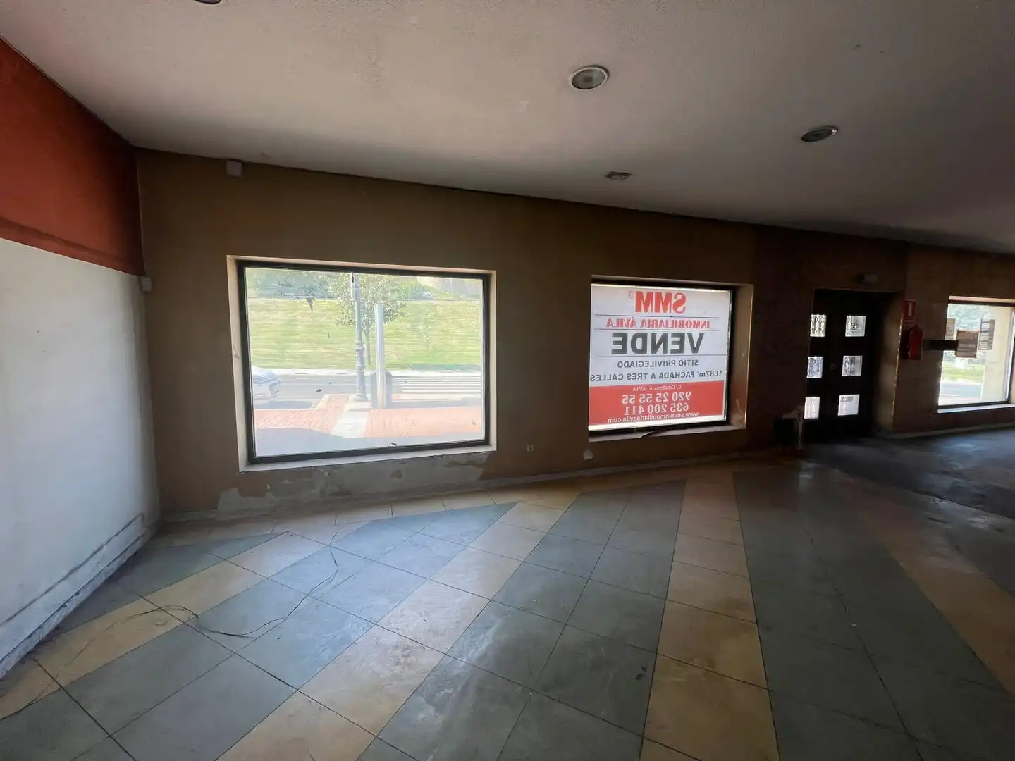 Local en venta en Ávila