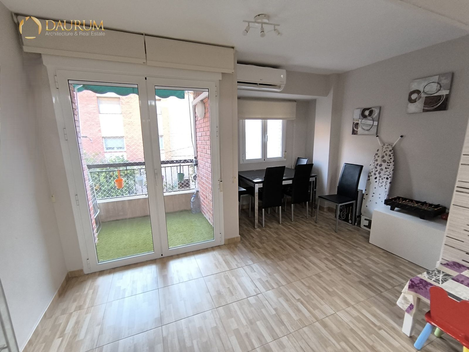 Sala d'estar de Pis en venda en Alicante / Alacant amb Aire condicionat, Terrassa i Moblat