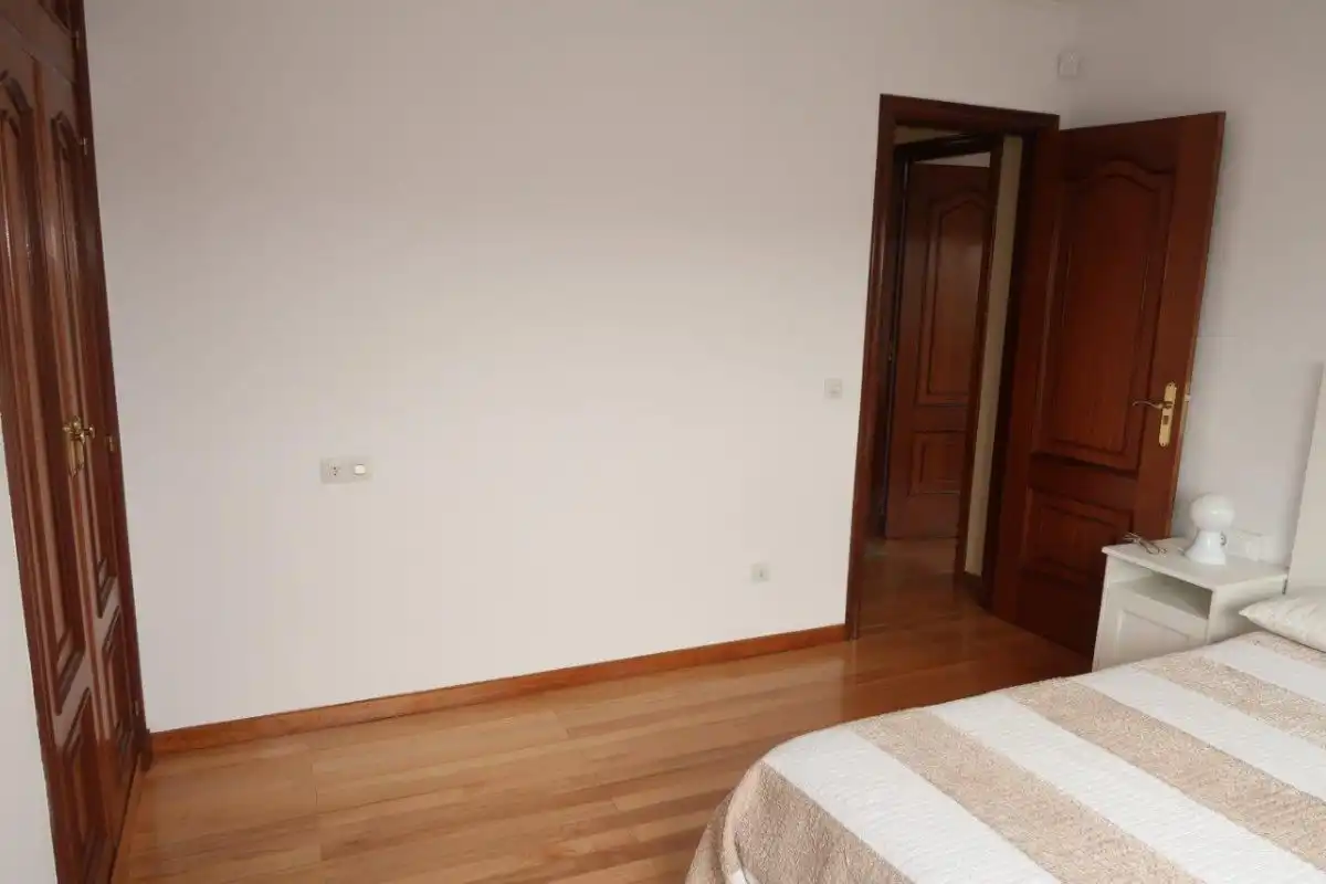 Wohnung zur Miete in Pasaje al Burgo, Eirís