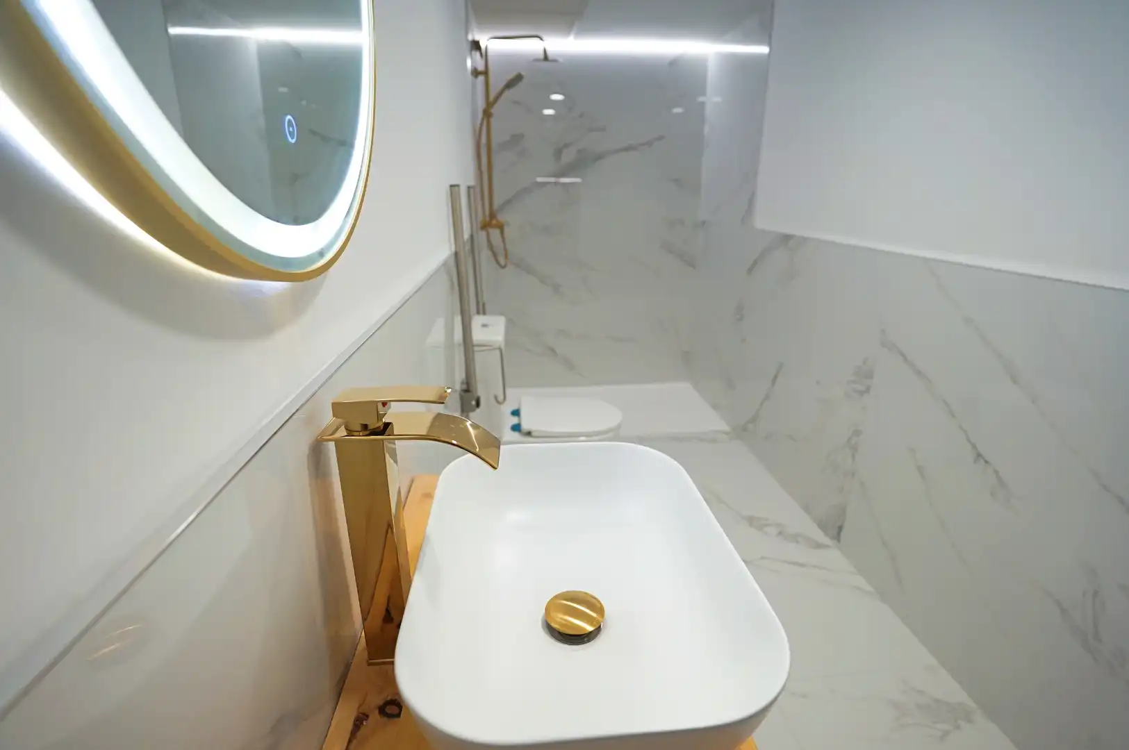 Bathroom of Study for sale in Valencia  with Air Conditioner