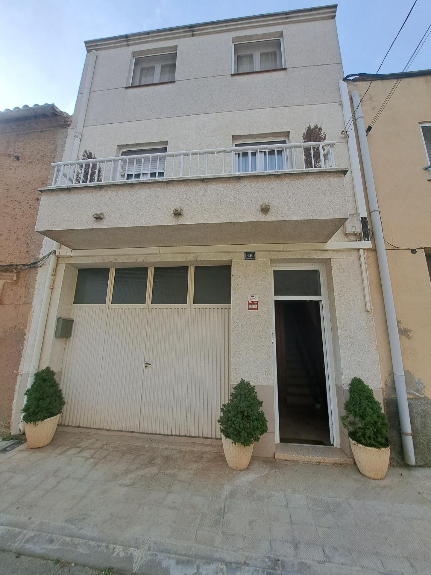 Vista exterior de Casa o xalet en venda en Linyola amb Aire condicionat, Calefacció i Terrassa