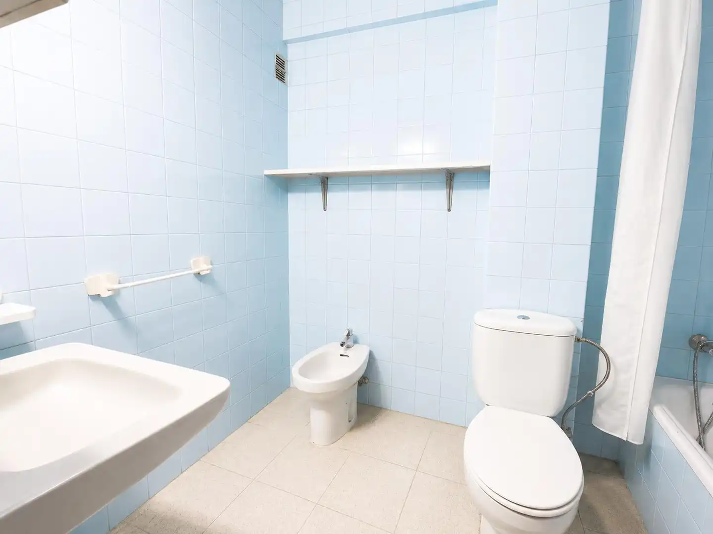 Bathroom of Flat for sale in Algeciras