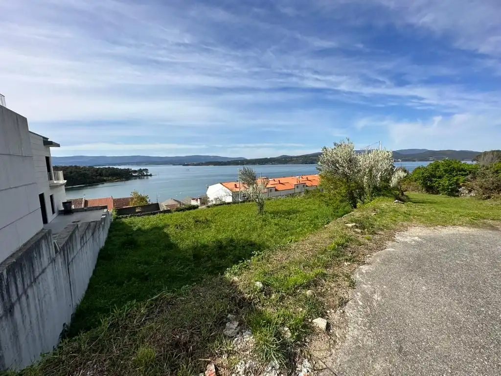 Residential land for sale in O Carril