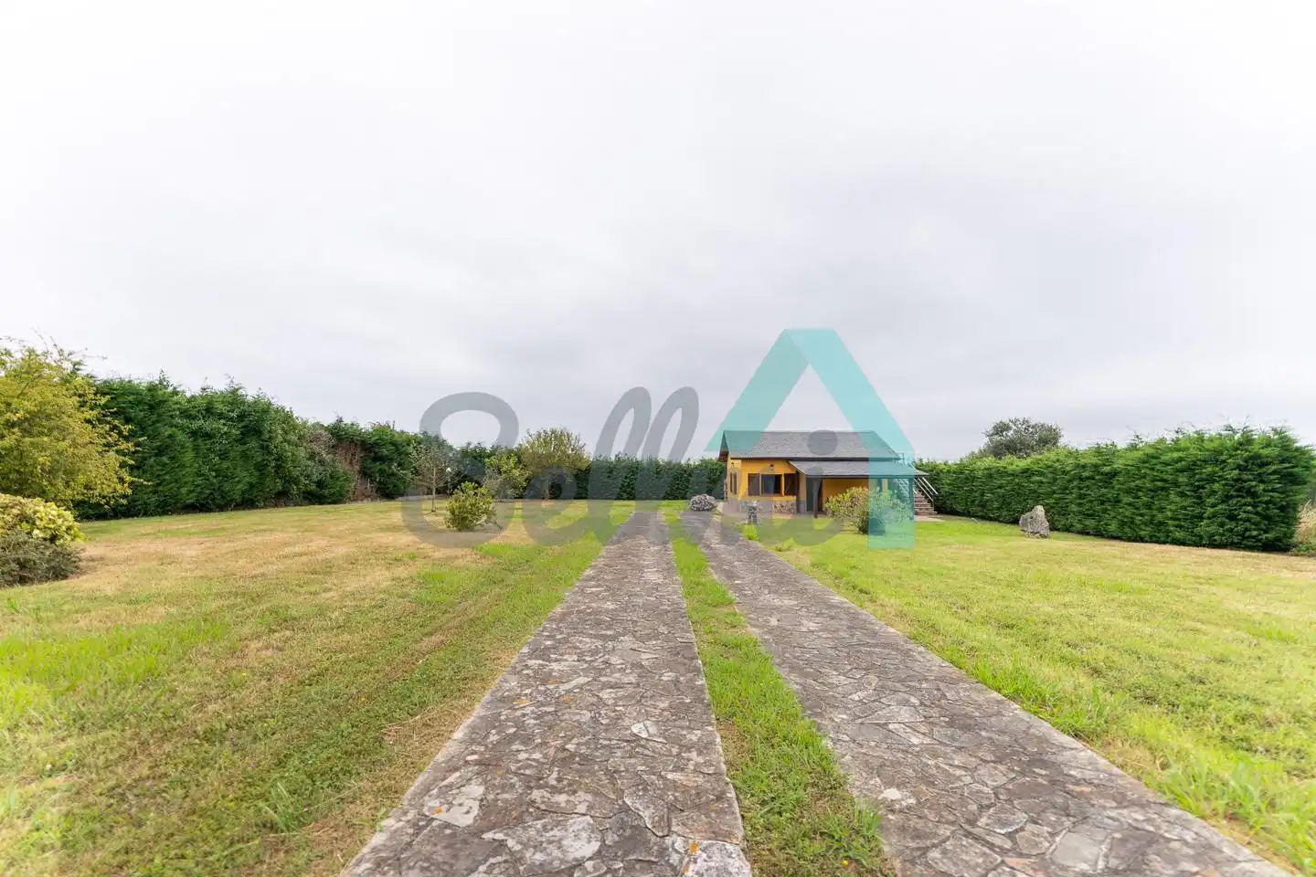 Houses for sale in Valdés - Luarca  with Private garden, Parquet flooring and Terrace