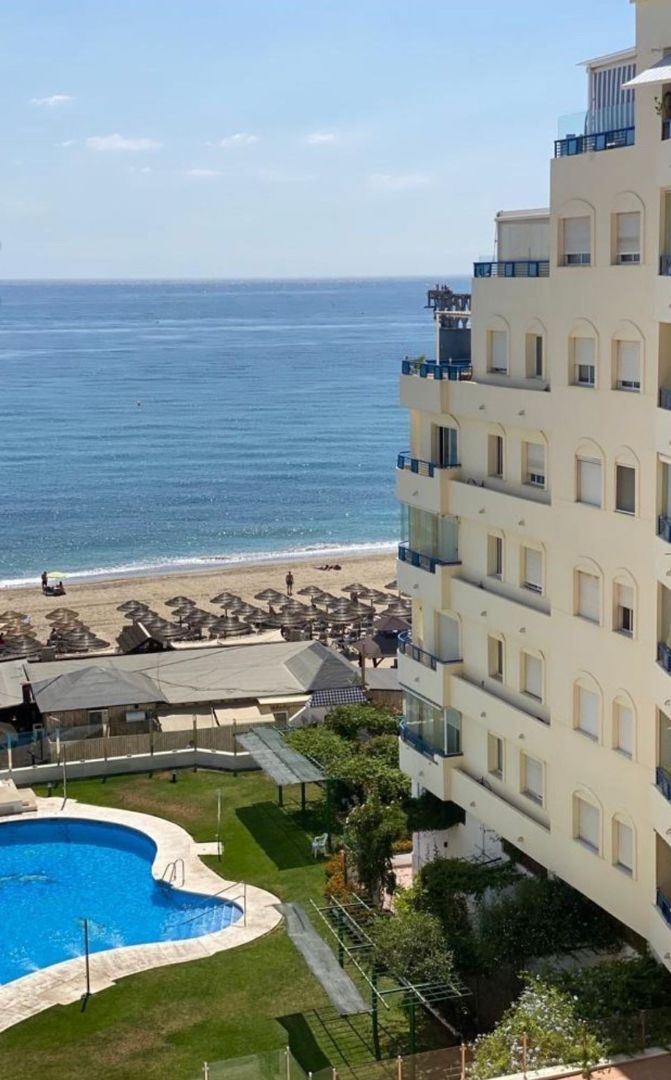 Exterior view of Flat for sale in Marbella  with Terrace, Furnished and Oven