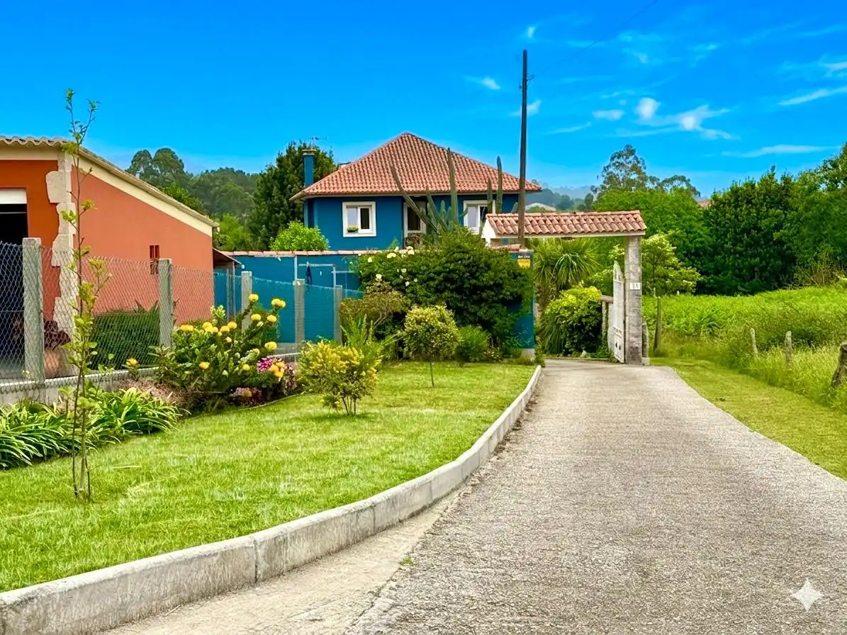 Exterior view of Houses for sale in Boiro  with Air Conditioner, Heating and Private garden