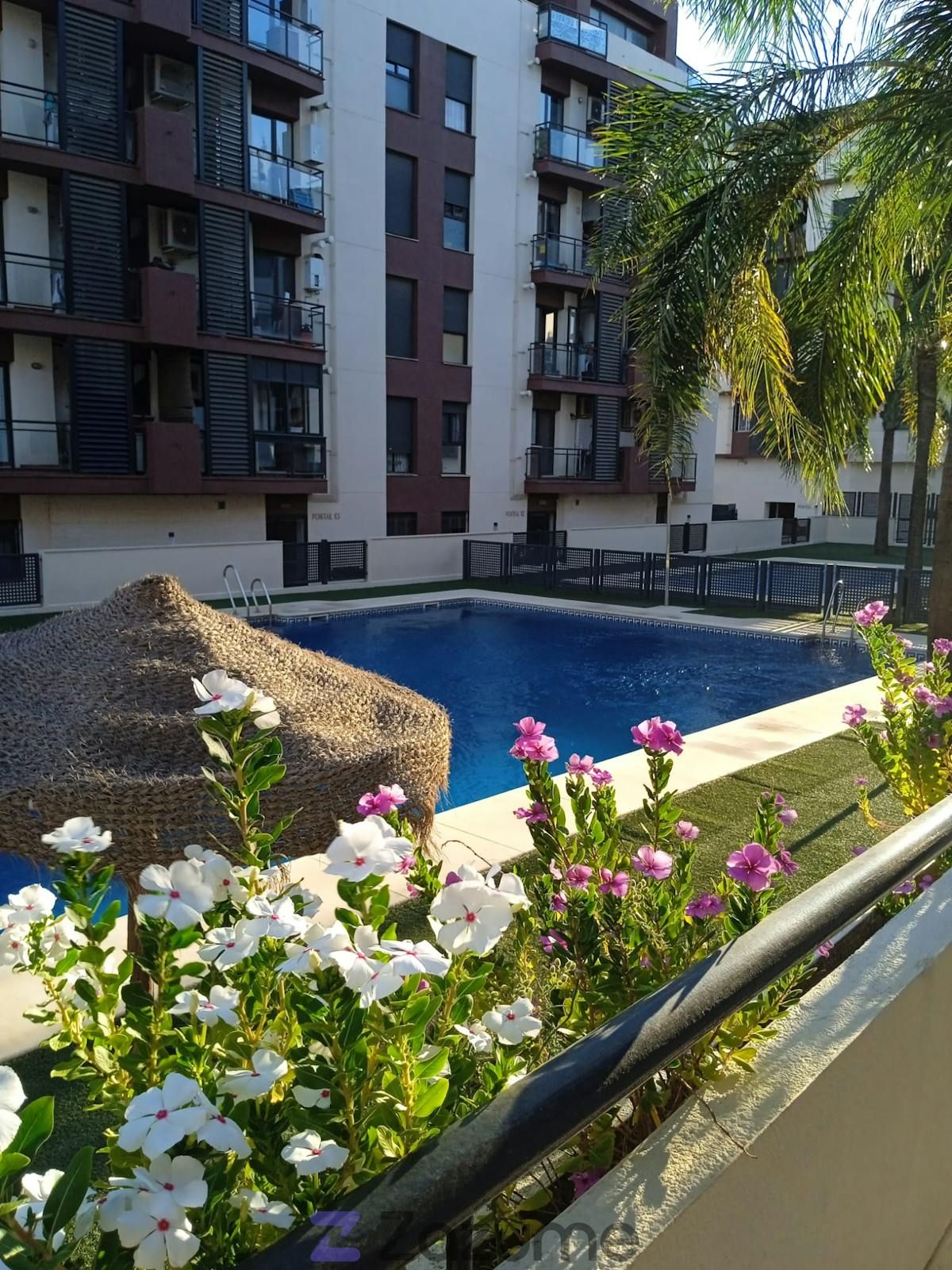 Piscina de Pis de lloguer en Mairena del Aljarafe amb Aire condicionat, Calefacció i Jardí privat