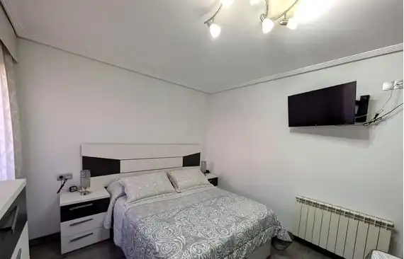 Habitación de Piso de alquiler en Linares con Aire acondicionado, Calefacción y Parquet