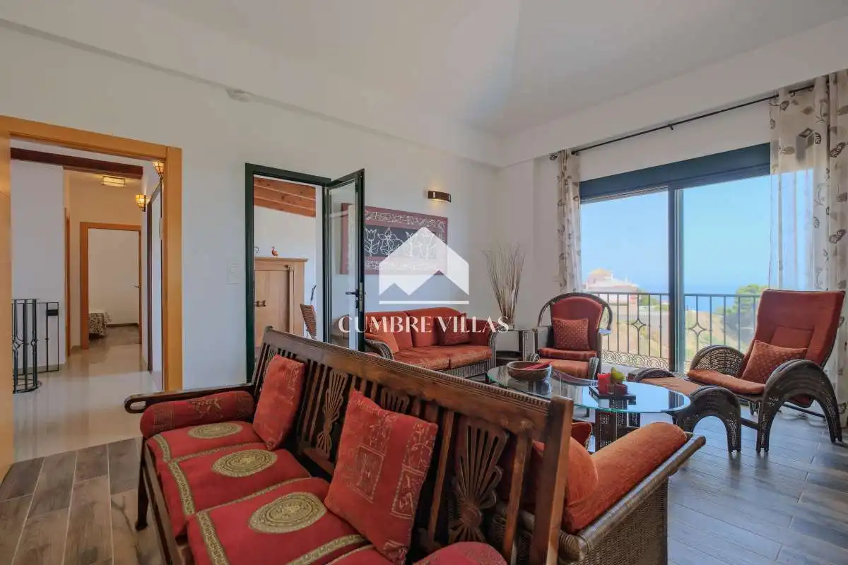 Sala de estar de Casa o chalet en venta en Almuñécar con Terraza, Amueblado y Internet