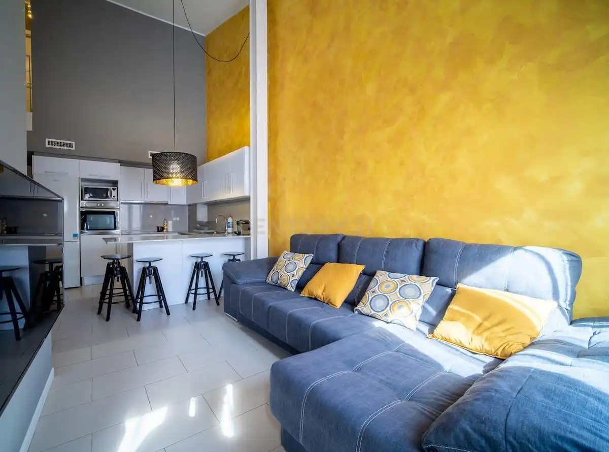 Wohnzimmer von Gebäude zum Verkauf in Figueres