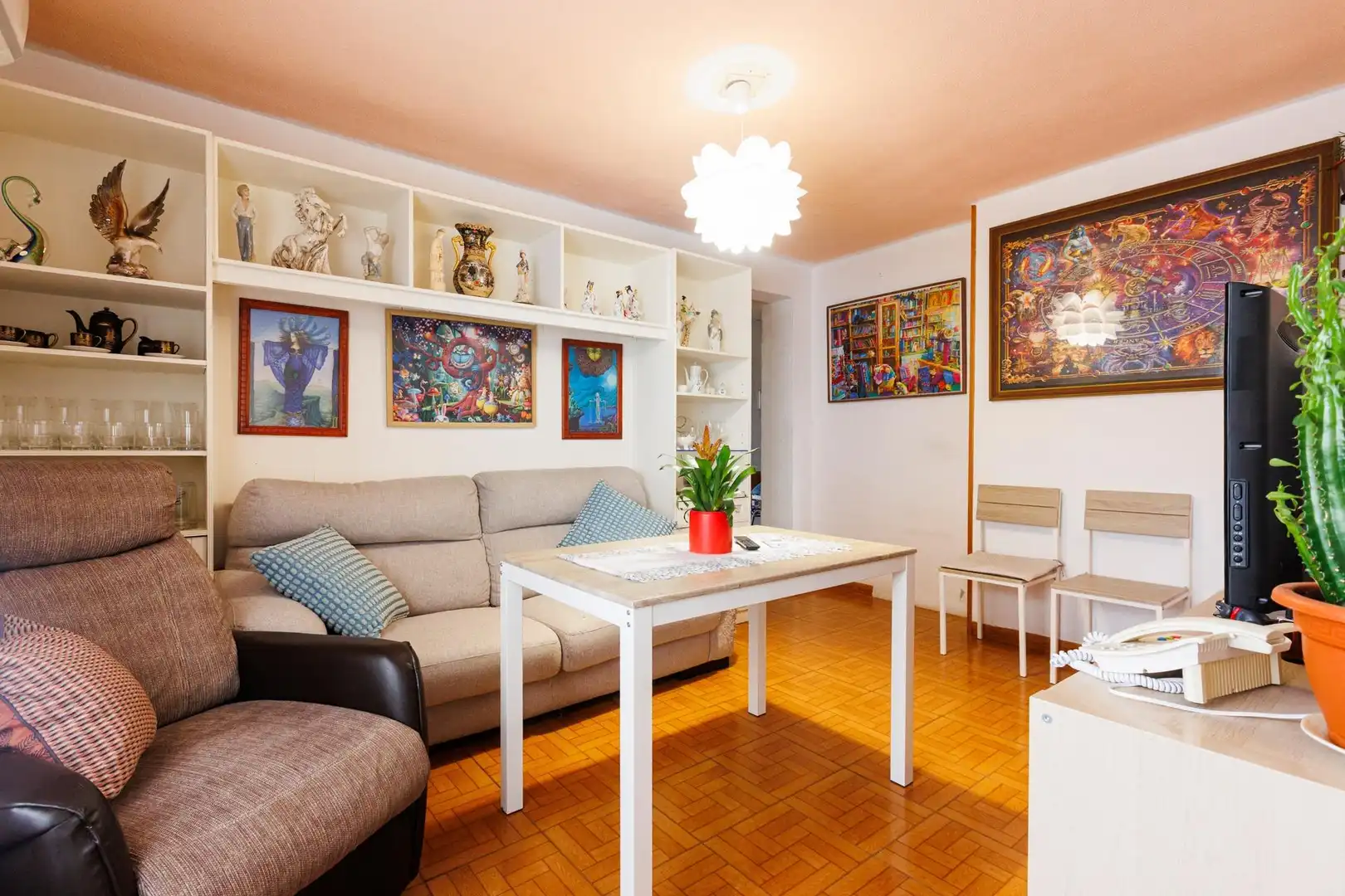 Living room of Flat for sale in Madrid  with Air Conditioner, Heating and Furnished