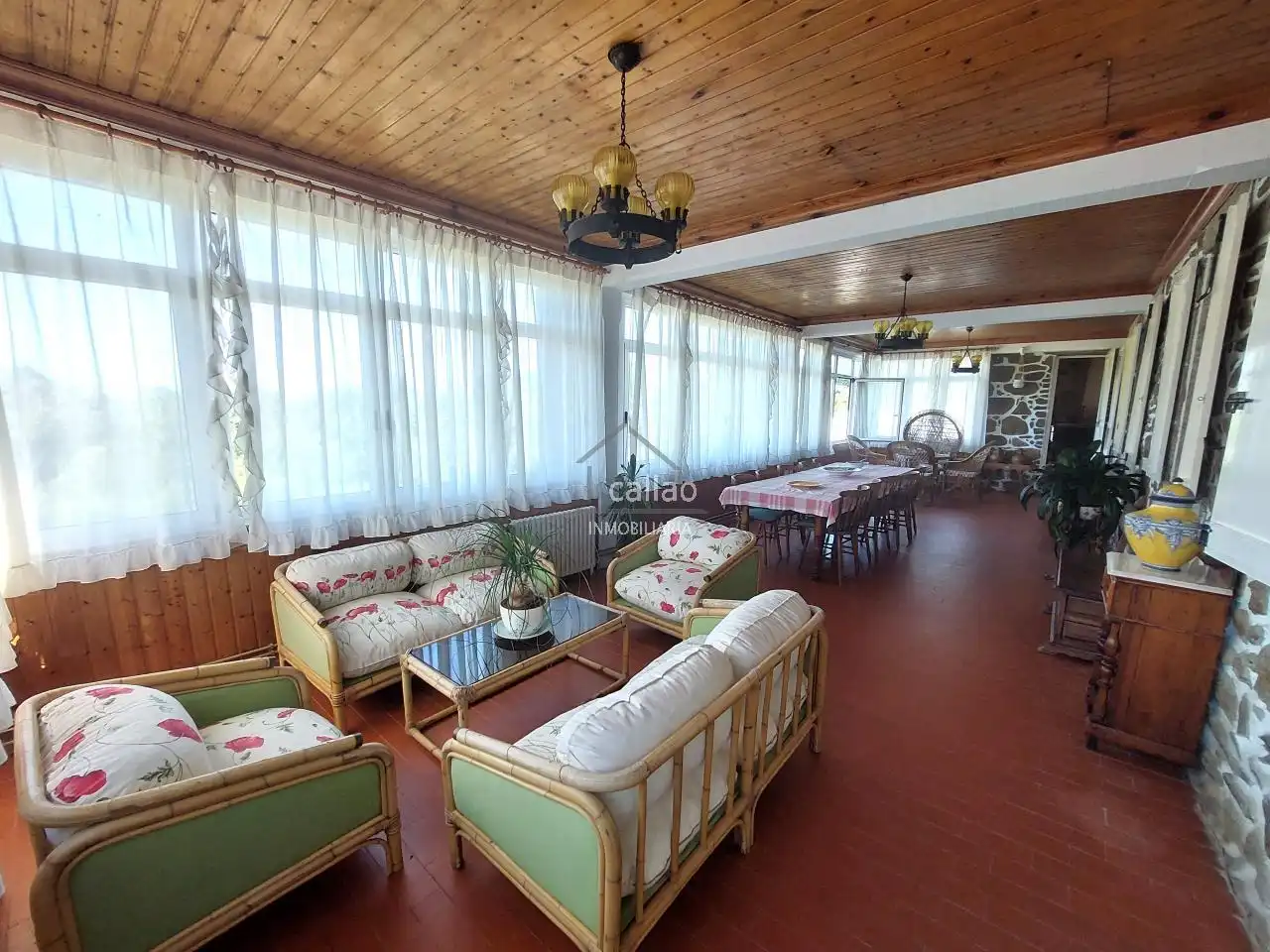 Sala de estar de Casa o chalet en venta en Narón con Calefacción, Jardín privado y Piscina
