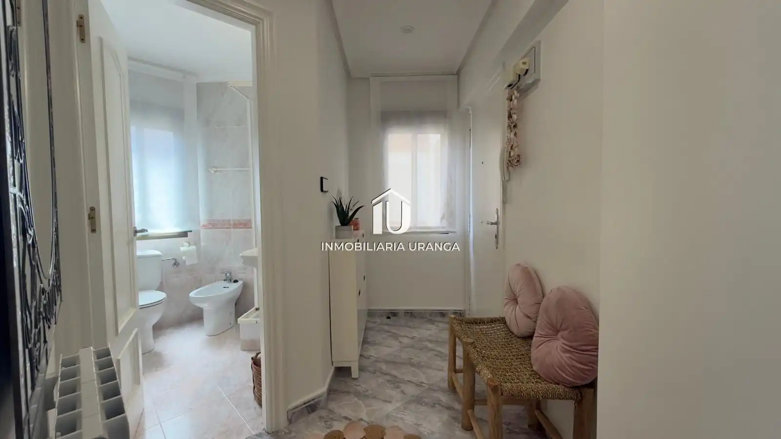 Wohnung zum Verkauf in Laredo mit Heizung, Terrasse und Möbliert