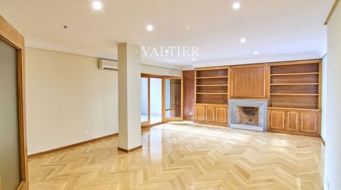 Foto 4 de Piso de alquiler en Caleruega, Costillares, Madrid Capital