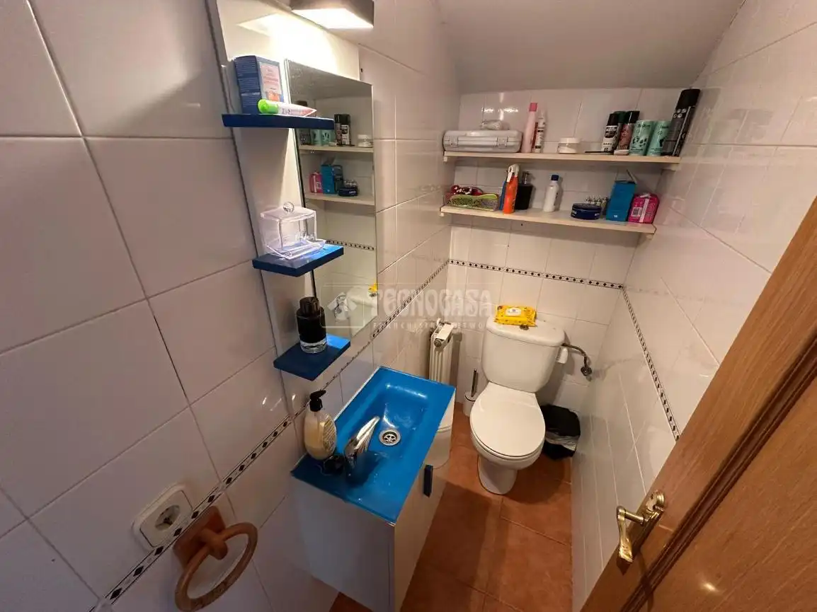 Badezimmer von Wohnung zum Verkauf in Meco mit Heizung