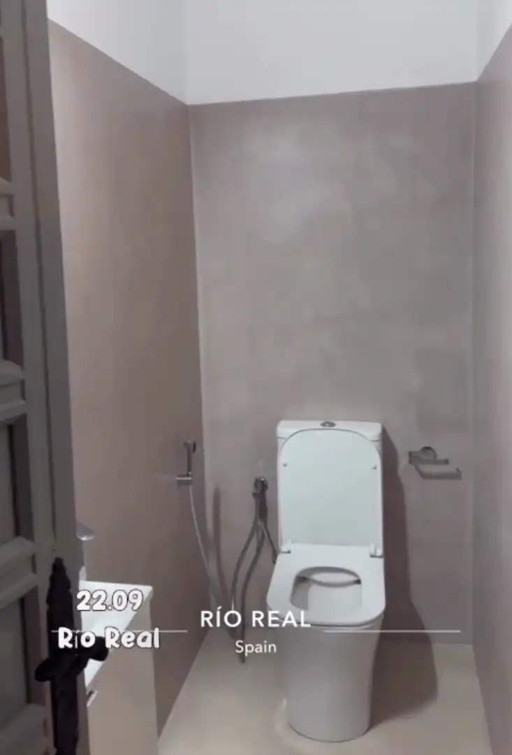 Bany de Casa o xalet de lloguer en Marbella amb Aire condicionat, Jardí privat i Parquet