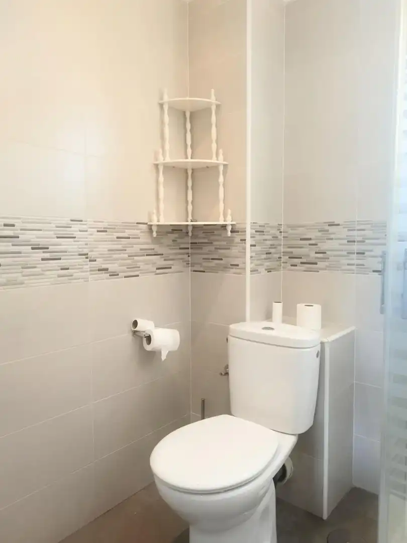 Badezimmer von Wohnung zum Verkauf in Málaga mit Klimaanlage und Terrasse