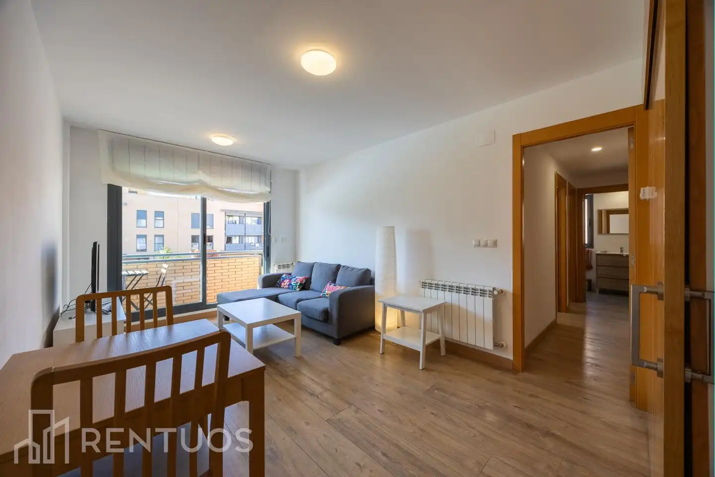 Appartamento con piscina in affitto a Calle Mercedes Formica