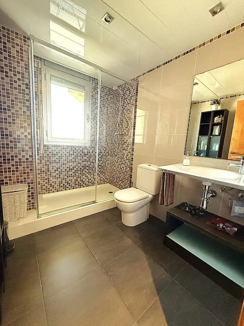Bathroom of Attic for sale in Valls  with Air Conditioner, Heating and Private garden
