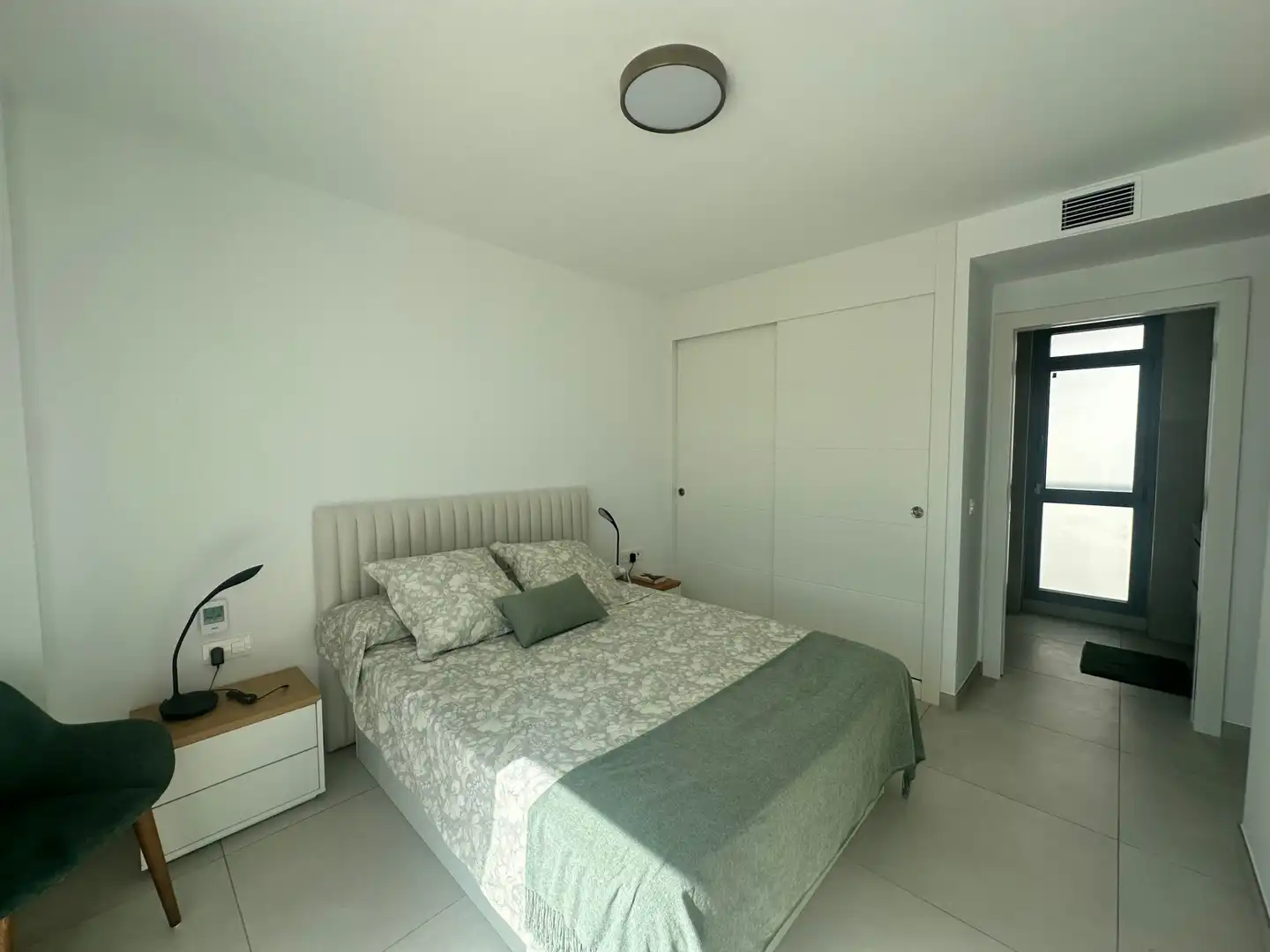 Dormitori de Àtic de lloguer en Marbella amb Aire condicionat, Terrassa i Traster