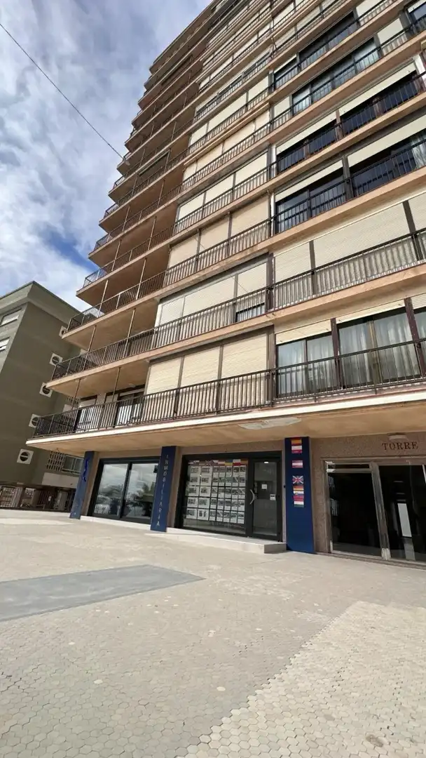 Vista exterior de Local en venta en Elche / Elx con Aire acondicionado
