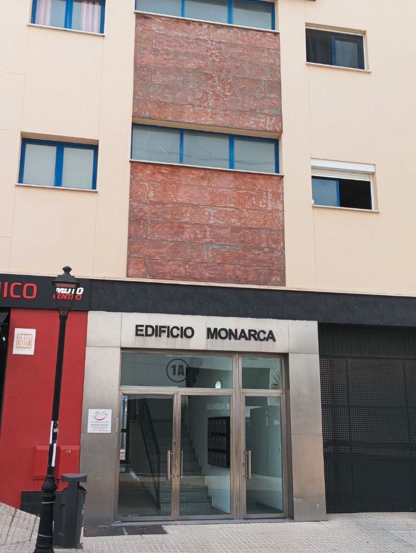 Vista exterior de Oficina en venda en Bormujos amb Balcó