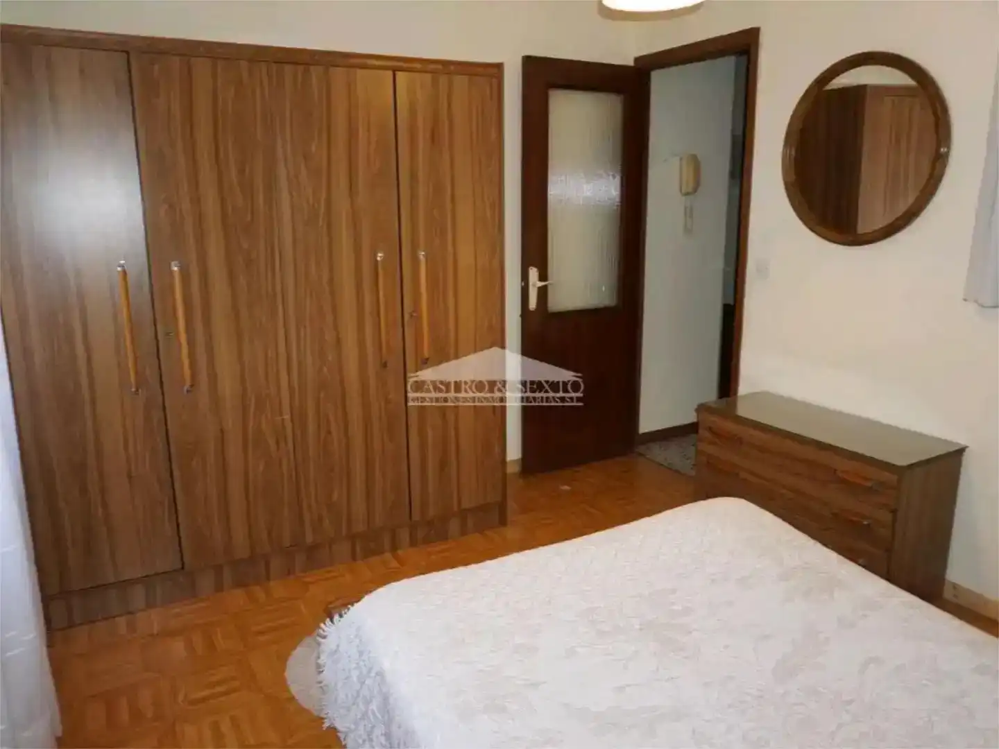Dormitori de Casa adosada en venda en Melide