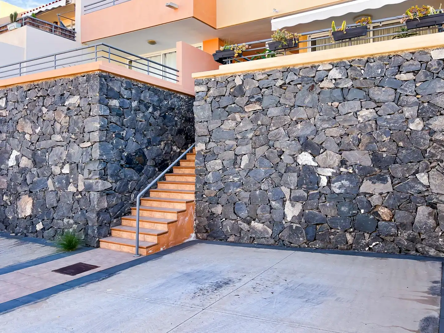 Vista exterior de Dúplex en venta en Adeje con Aire acondicionado, Jardín privado y Terraza