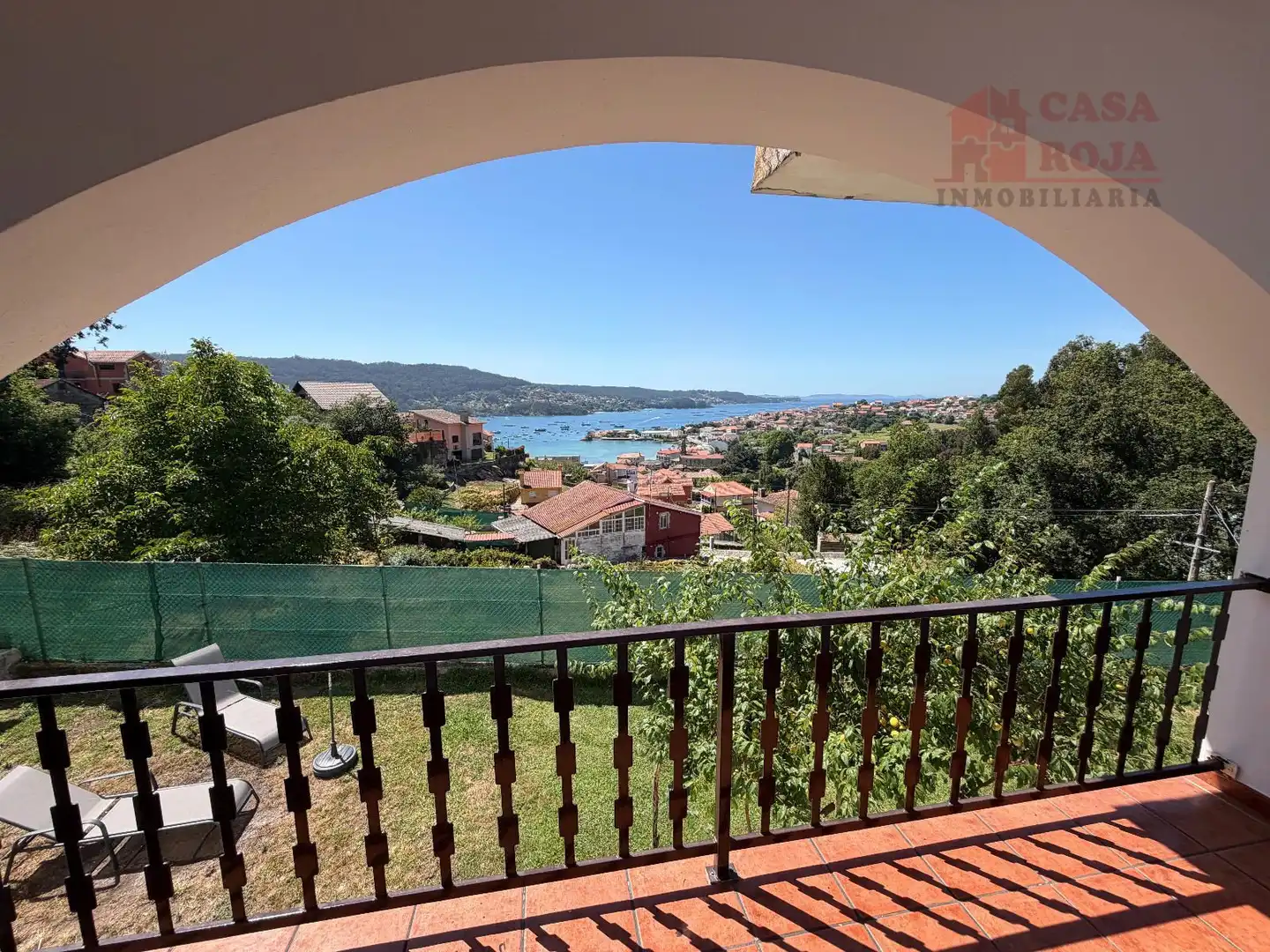 Terrassa de Casa o xalet en venda en Cangas  amb Calefacció, Terrassa i Moblat
