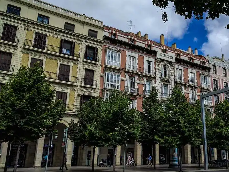 Vista exterior de Oficina de lloguer en Zaragoza amb Aire condicionat, Calefacció i Internet