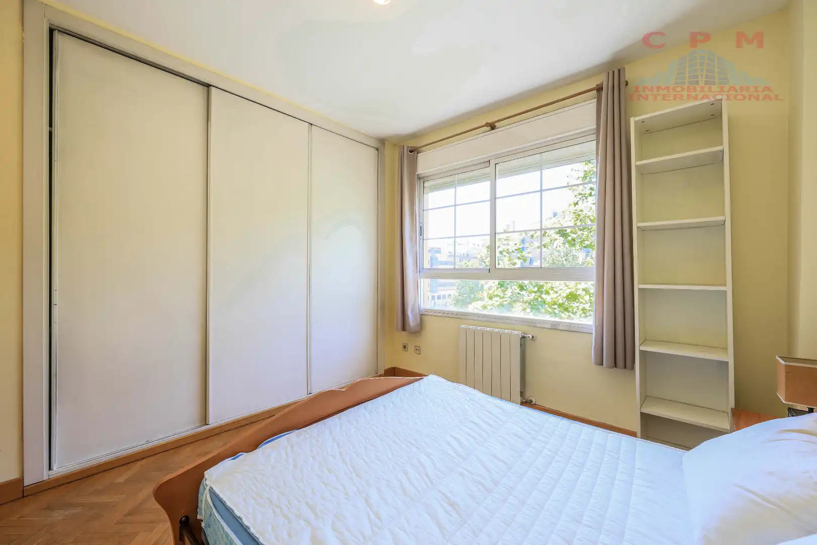 Bedroom of Flat for rent in Madrid  with Air Conditioner, Parquet flooring and Furnished