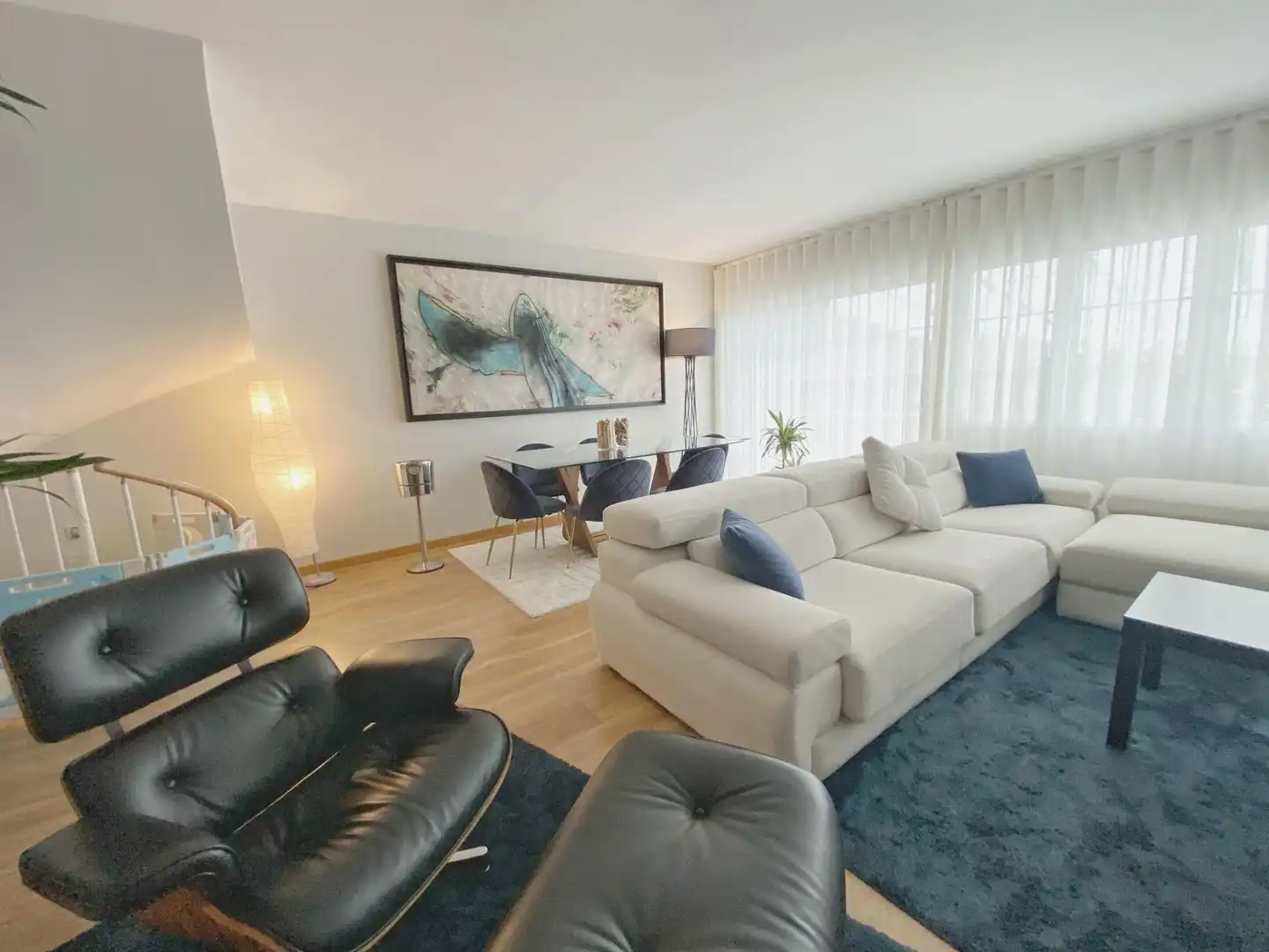 Wohnzimmer von Einfamilien-Reihenhaus zur Miete in Las Rozas de Madrid mit Klimaanlage, Heizung und Privatgarten