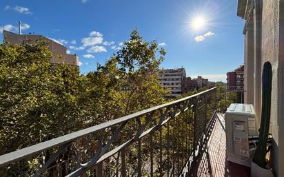 Exterior view of Flat for sale in  Barcelona Capital  with Air Conditioner and Balcony