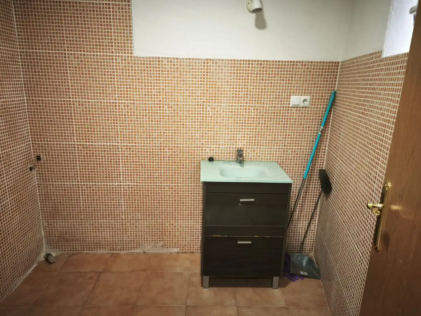 Baño de Local de alquiler en Agost con Aire acondicionado