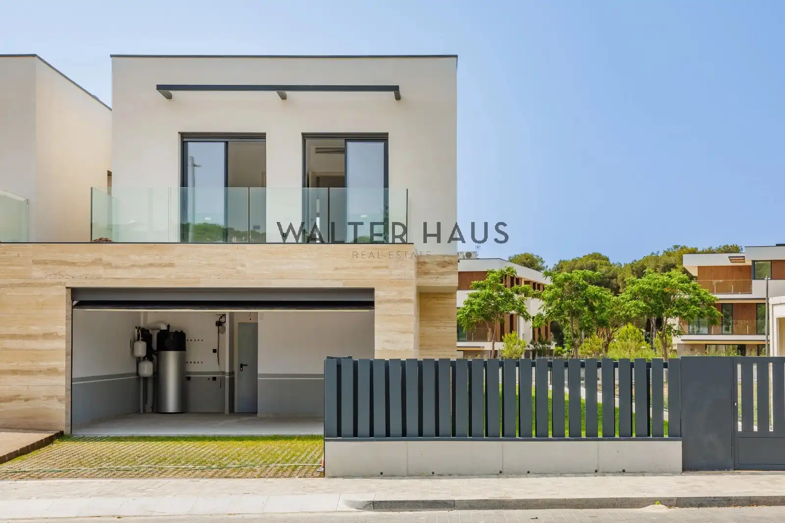 Exterior view of Single-family semi-detached for sale in Lloret de Mar  with Air Conditioner, Private garden and Terrace